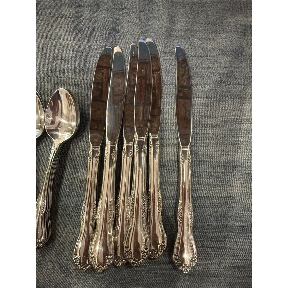 Lot of 34 Wm A Rogers Oneida LTD Mansfield Amadeus Deluxe Stainless Flatware